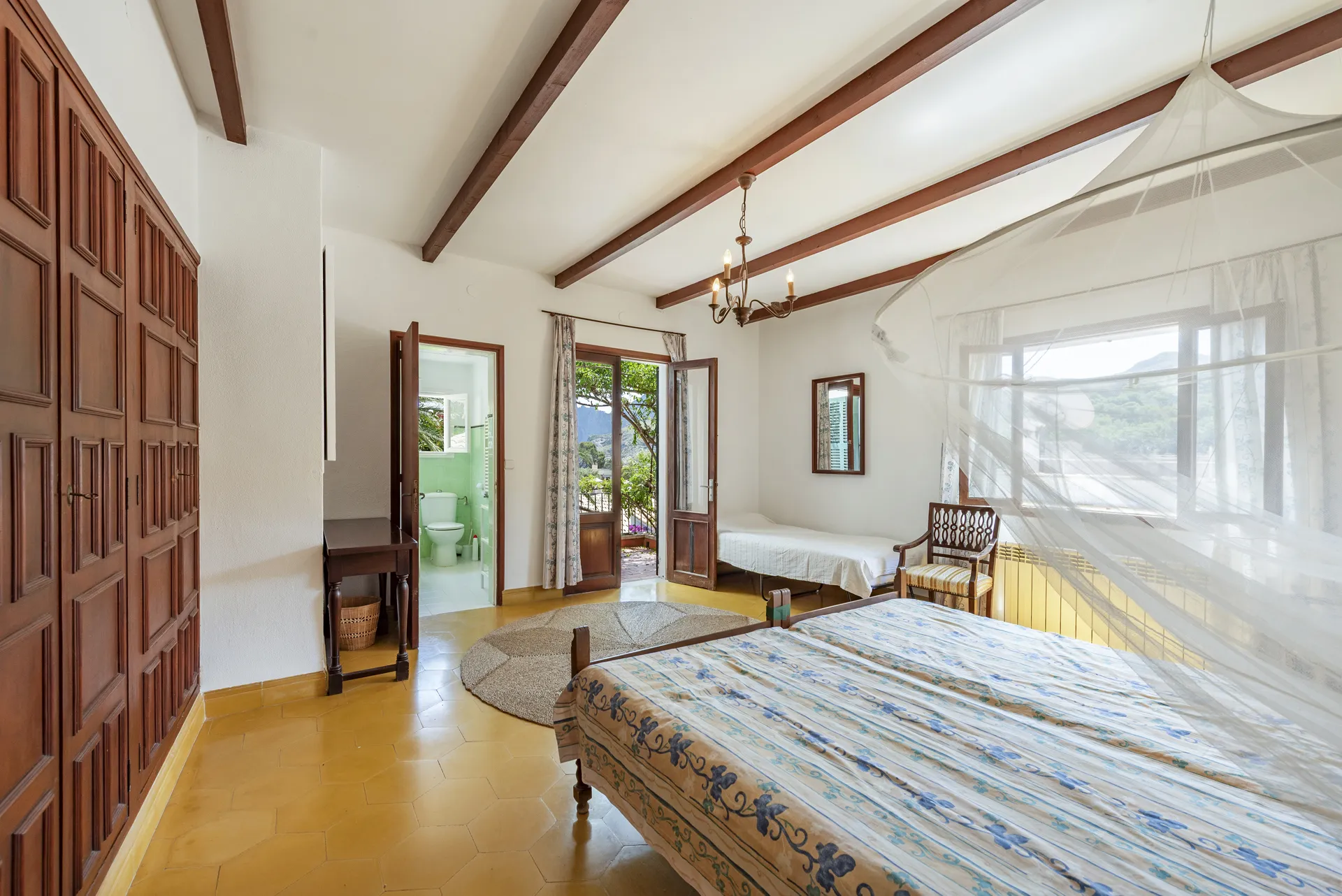 Traditionel fritliggende villa tæt på havet i Cala San Vicente-9