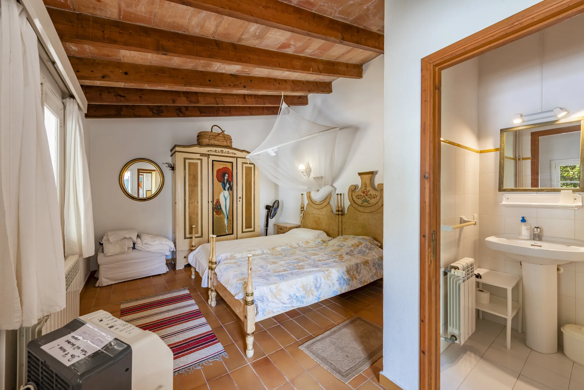 Traditionel fritliggende villa tæt på havet i Cala San Vicente-8