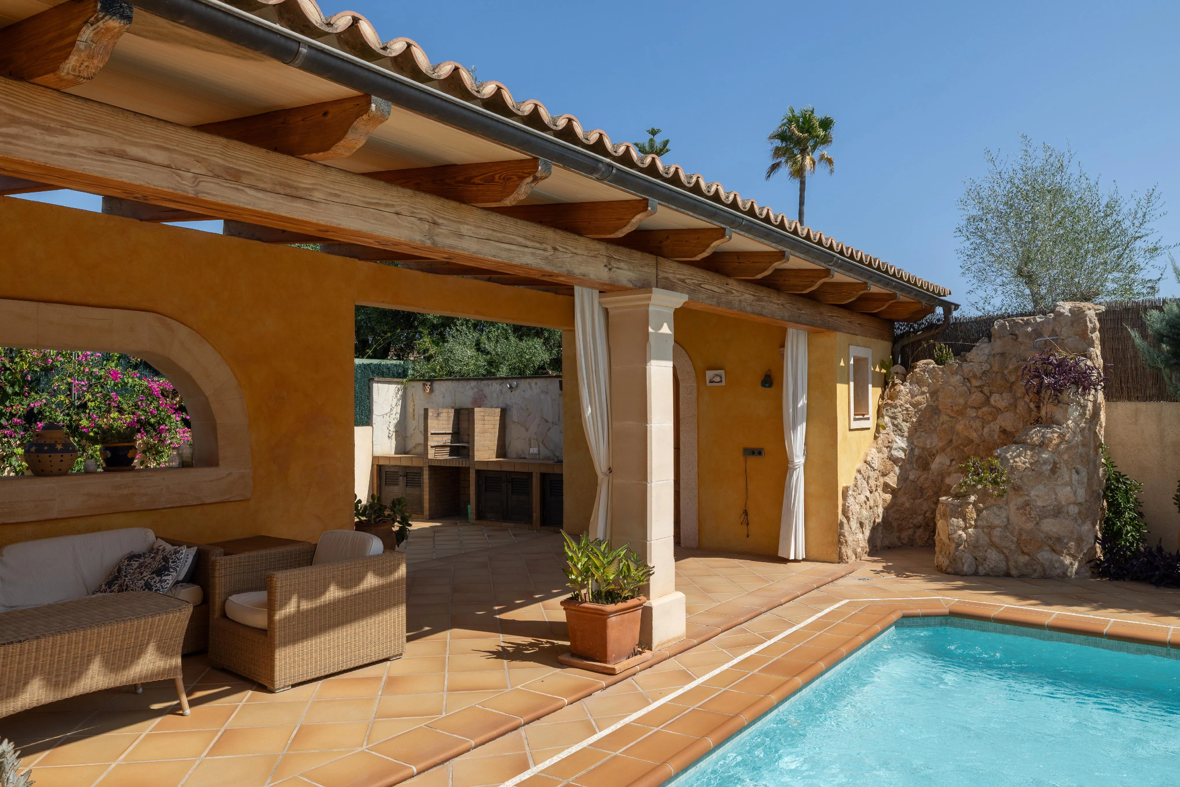 Villa spacieuse avec un air de finca et une vue panoramique-19