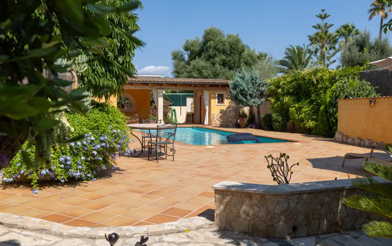 Przestronna willa w stylu finca z dalekosiężnymi widokami