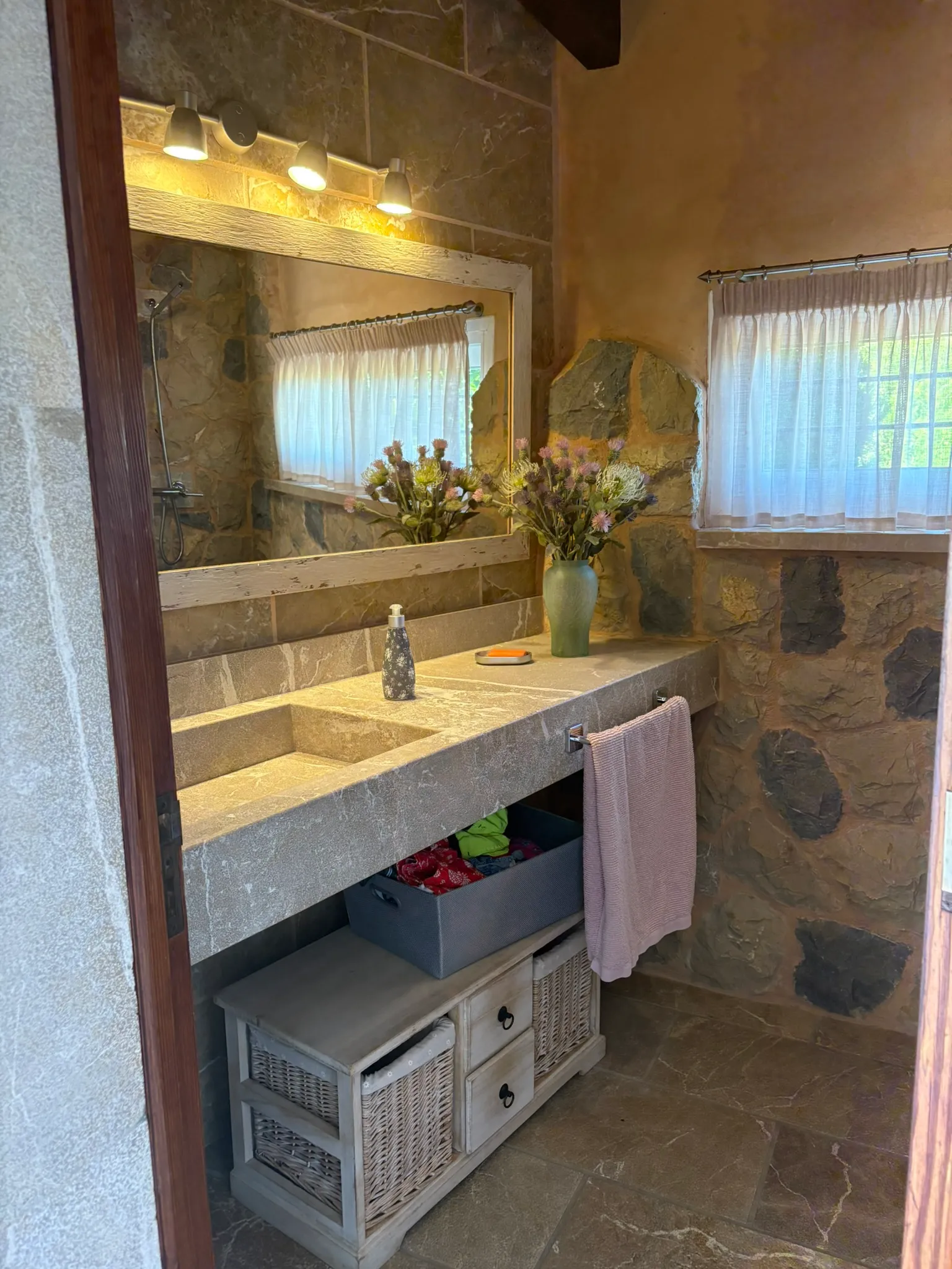 Encantadora finca mallorquina a Biniamar amb piscina i molts extres-10