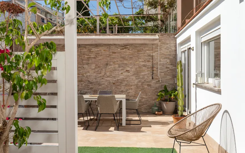 Property with multiple use options and a guesthouse
