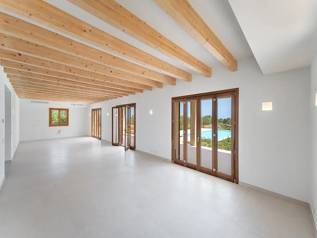 Finca moderna amb jardí ampli i vistes obertes-5