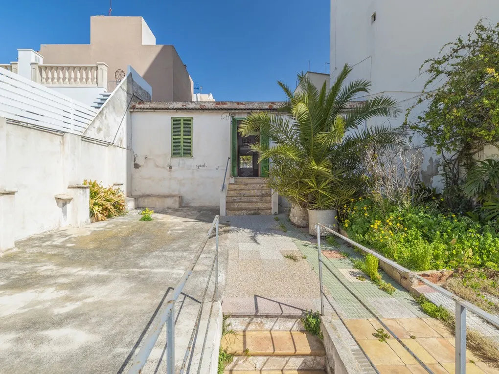 House to renovate or building plot-2