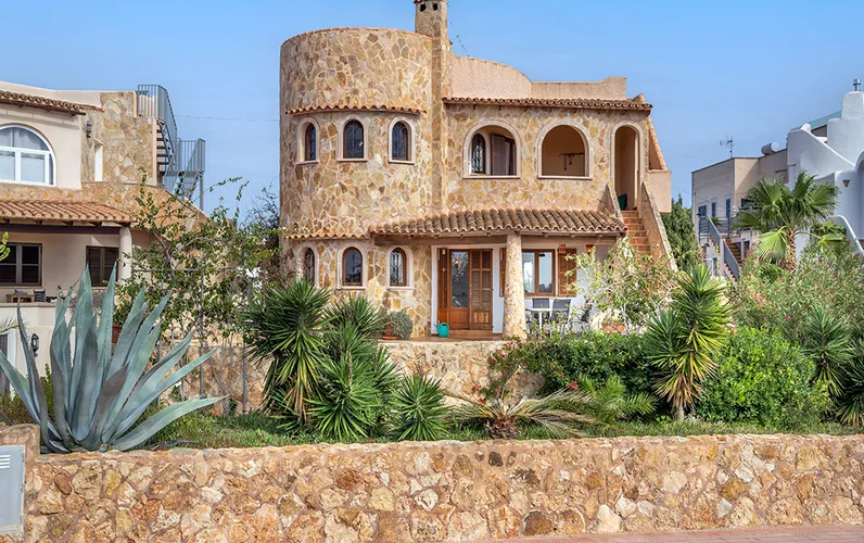 Wynajem sezonowy: Dwa mieszkania z basenem, w odległości spaceru od plaży