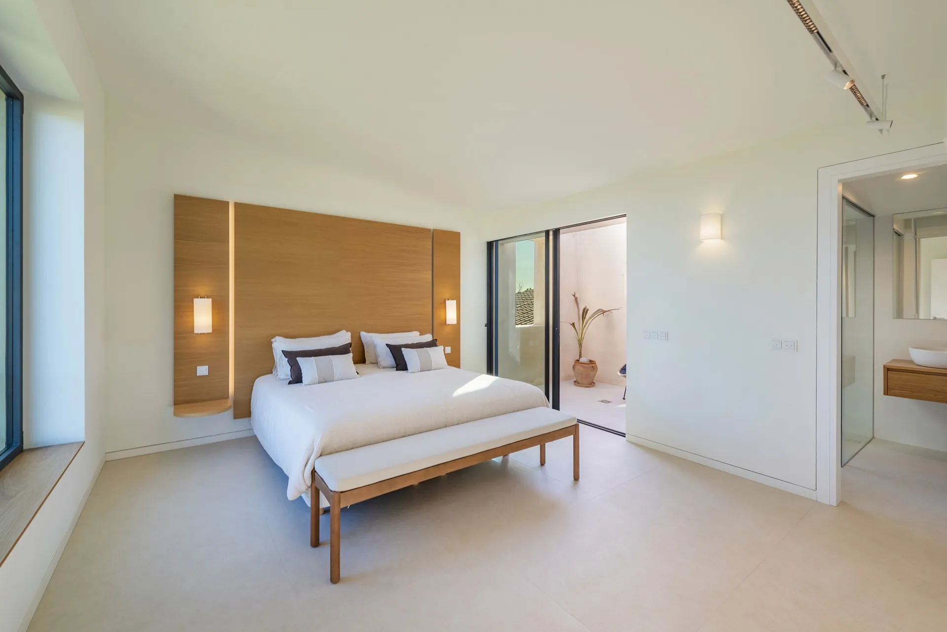 A very cool and very private brand new country house-12