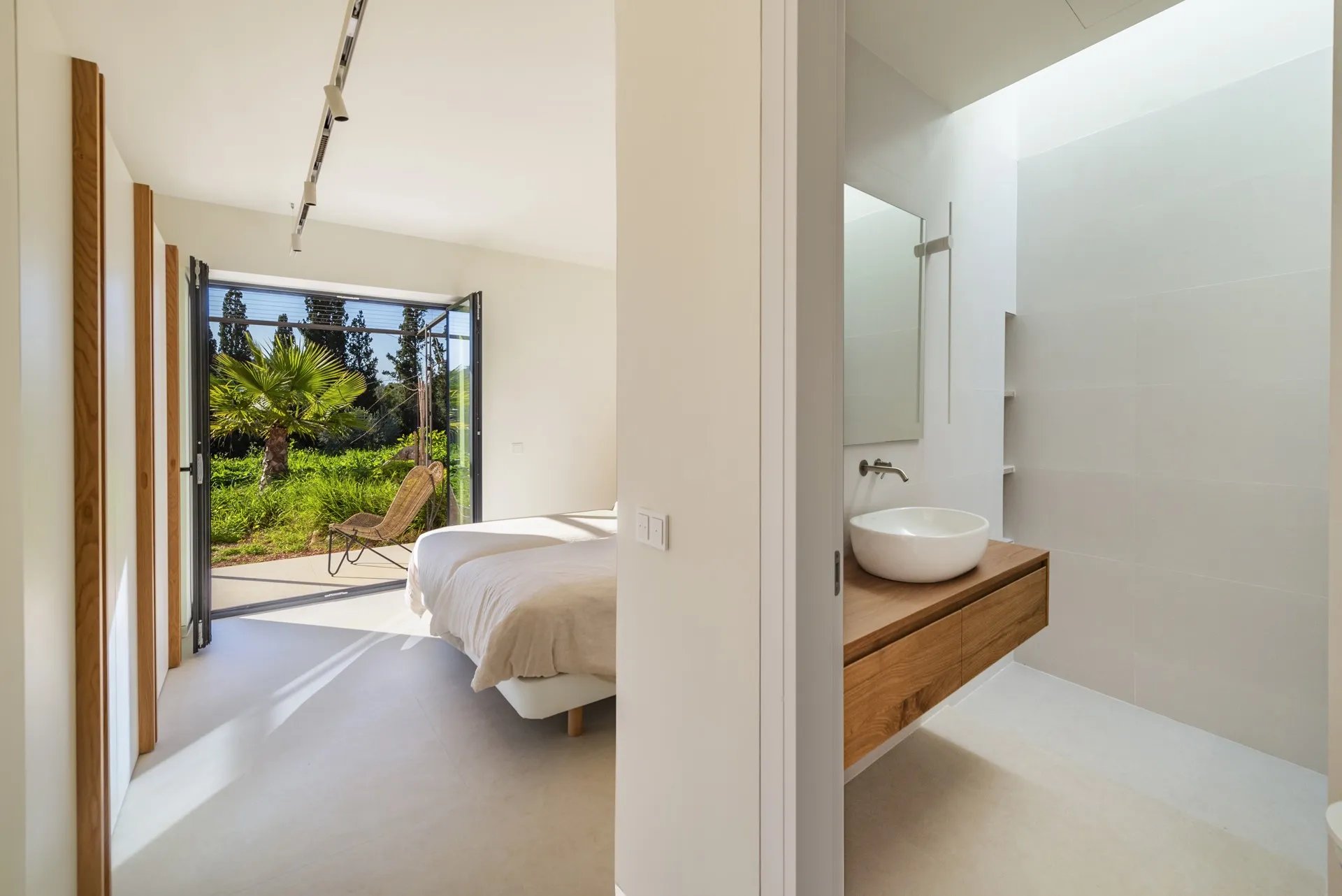 A very cool and very private brand new country house-16