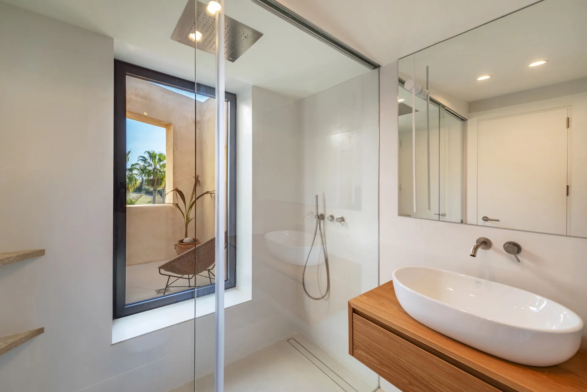 A very cool and very private brand new country house-14