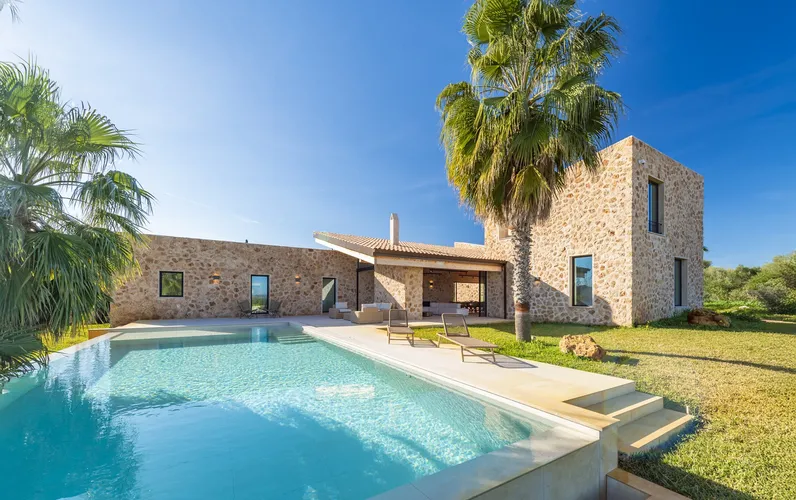 Impresionante casa de campo con vistas al mar