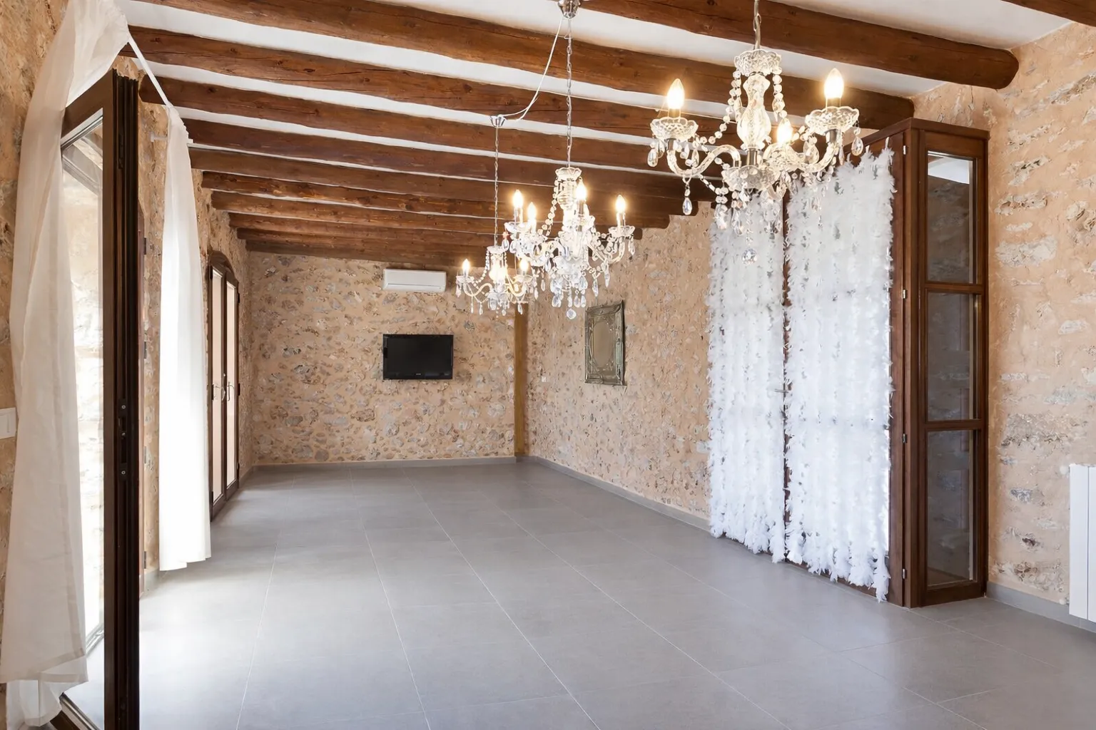 Belle maison en pierre avec piscine et bodega-4