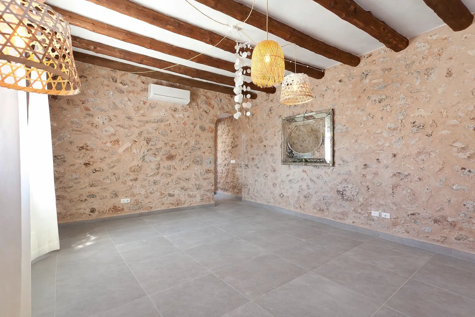 Bella casa in pietra naturale con piscina e bodega-3