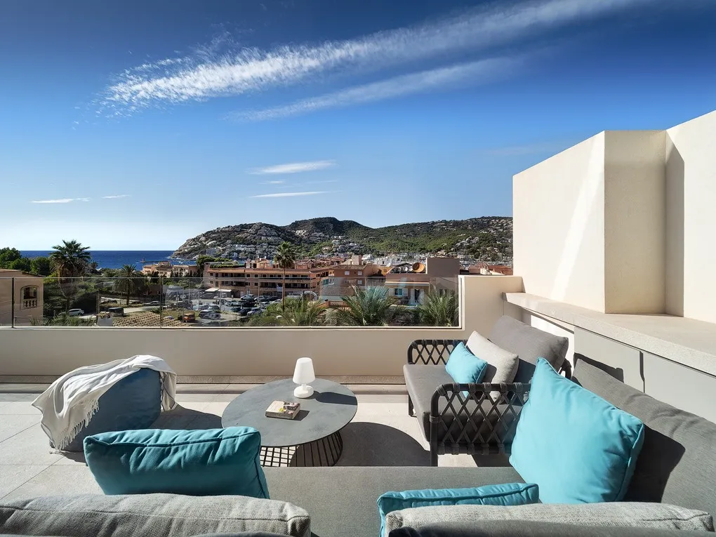 Premium penthouse with private pool in the heart of Port Andratx-25