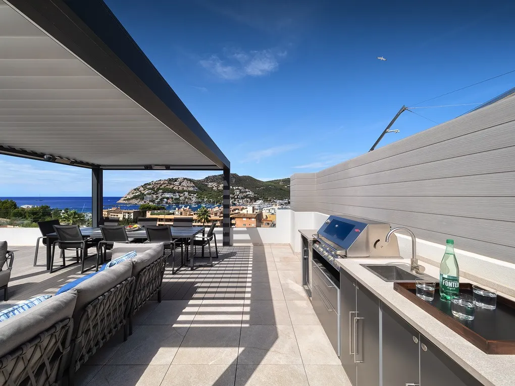 Premium penthouse with private pool in the heart of Port Andratx-10