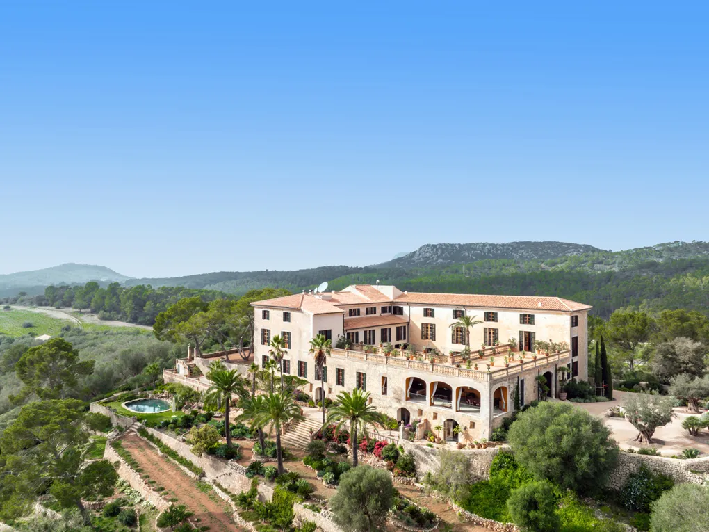 Unique Estate in idyllic surroundings-1