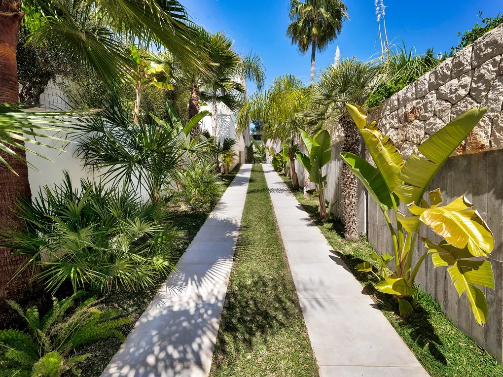 Spektakuläre Villa mit Meerblick in bester Lage-28