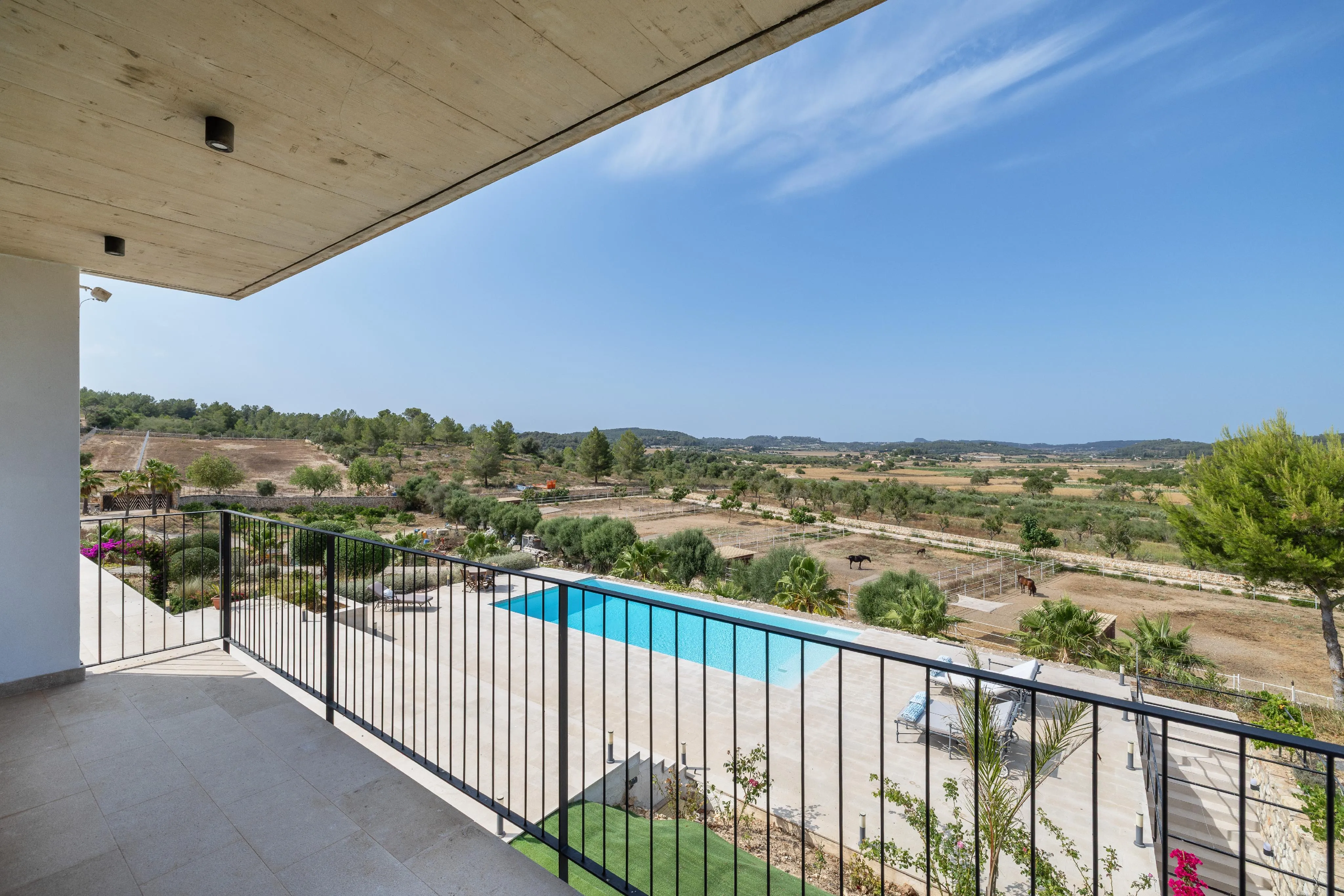 Landhus omgivet af natur i Montuiri-12