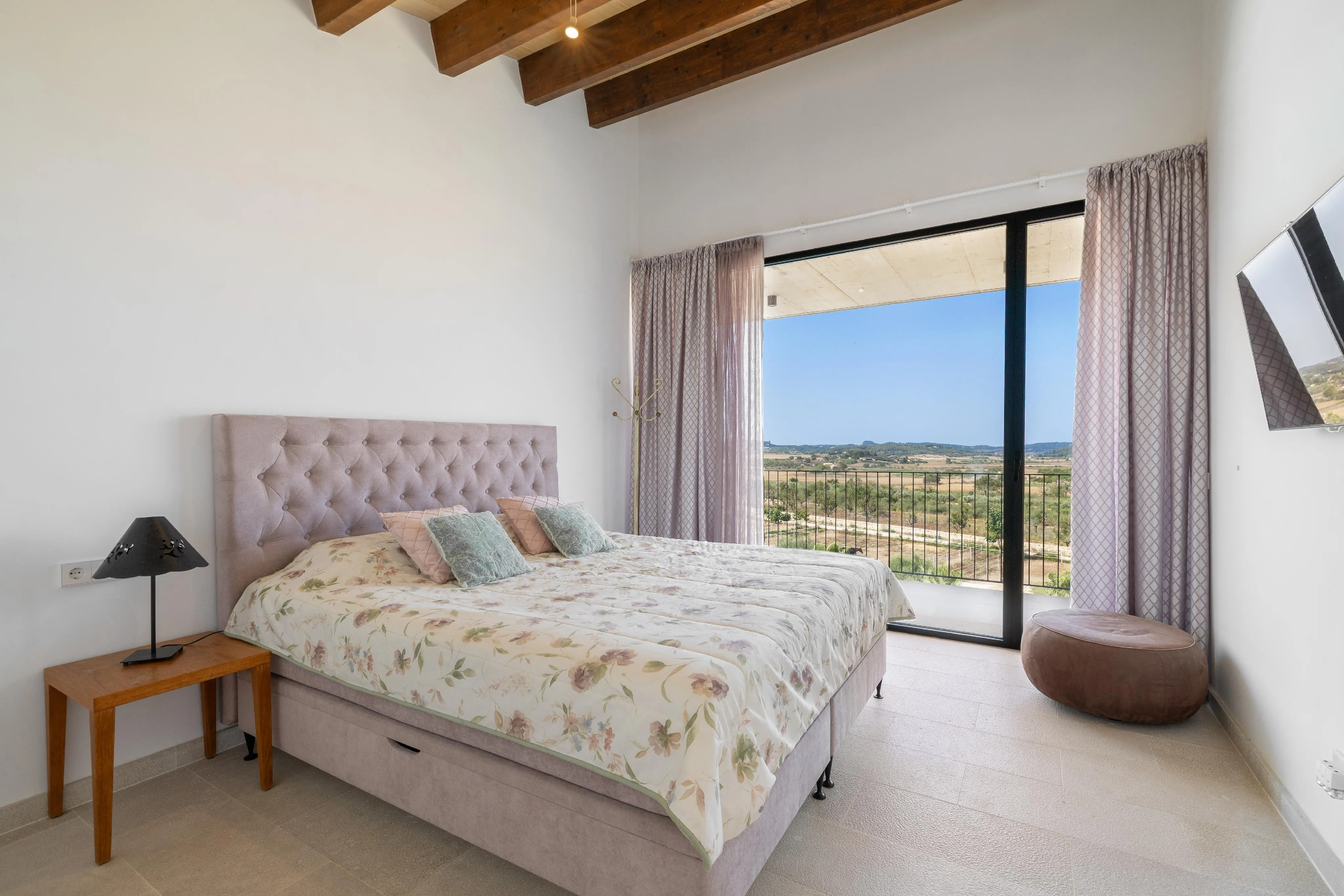 Landhus omgivet af natur i Montuiri-11