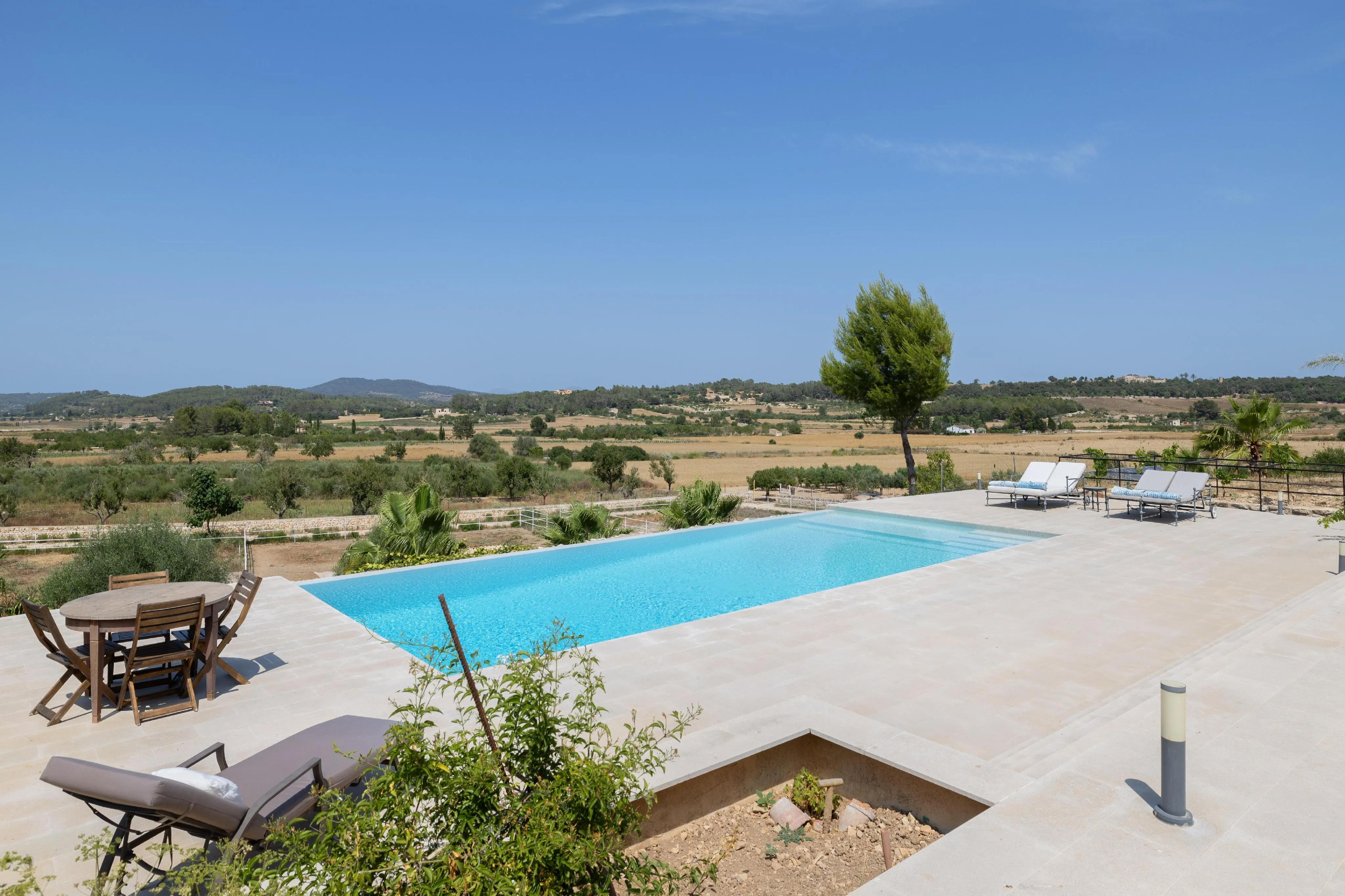 Landhus omgivet af natur i Montuiri-2