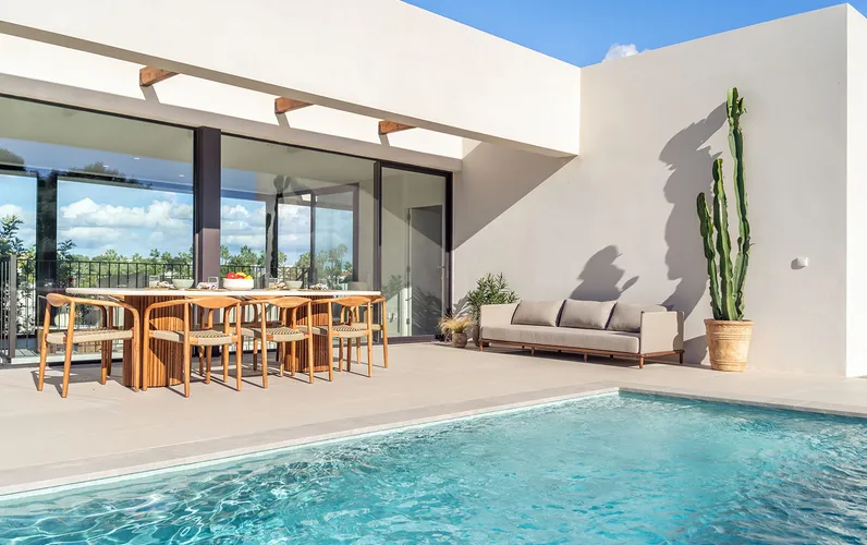 Współczesne wille w odległości spaceru od plaży