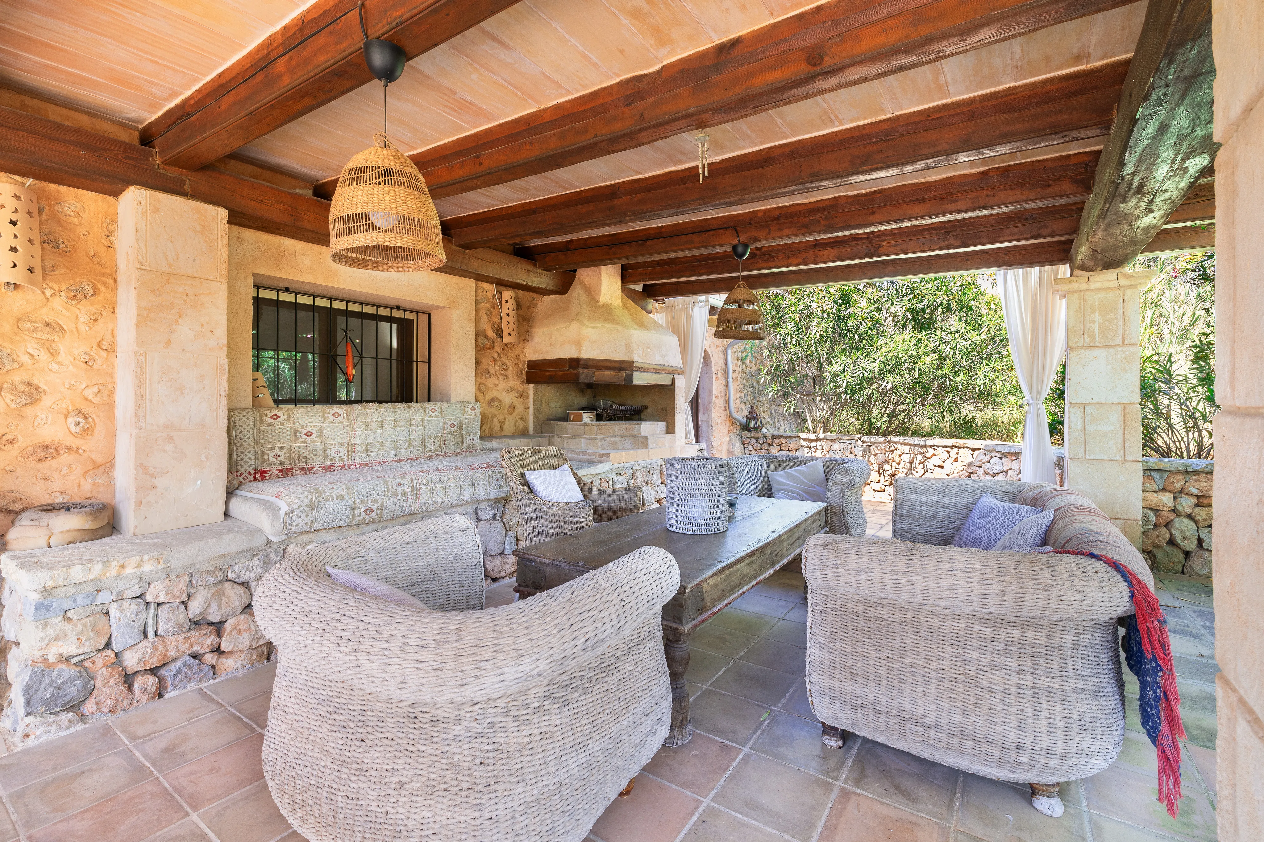 Finca de Estilo Mallorquín en Bunyola-20