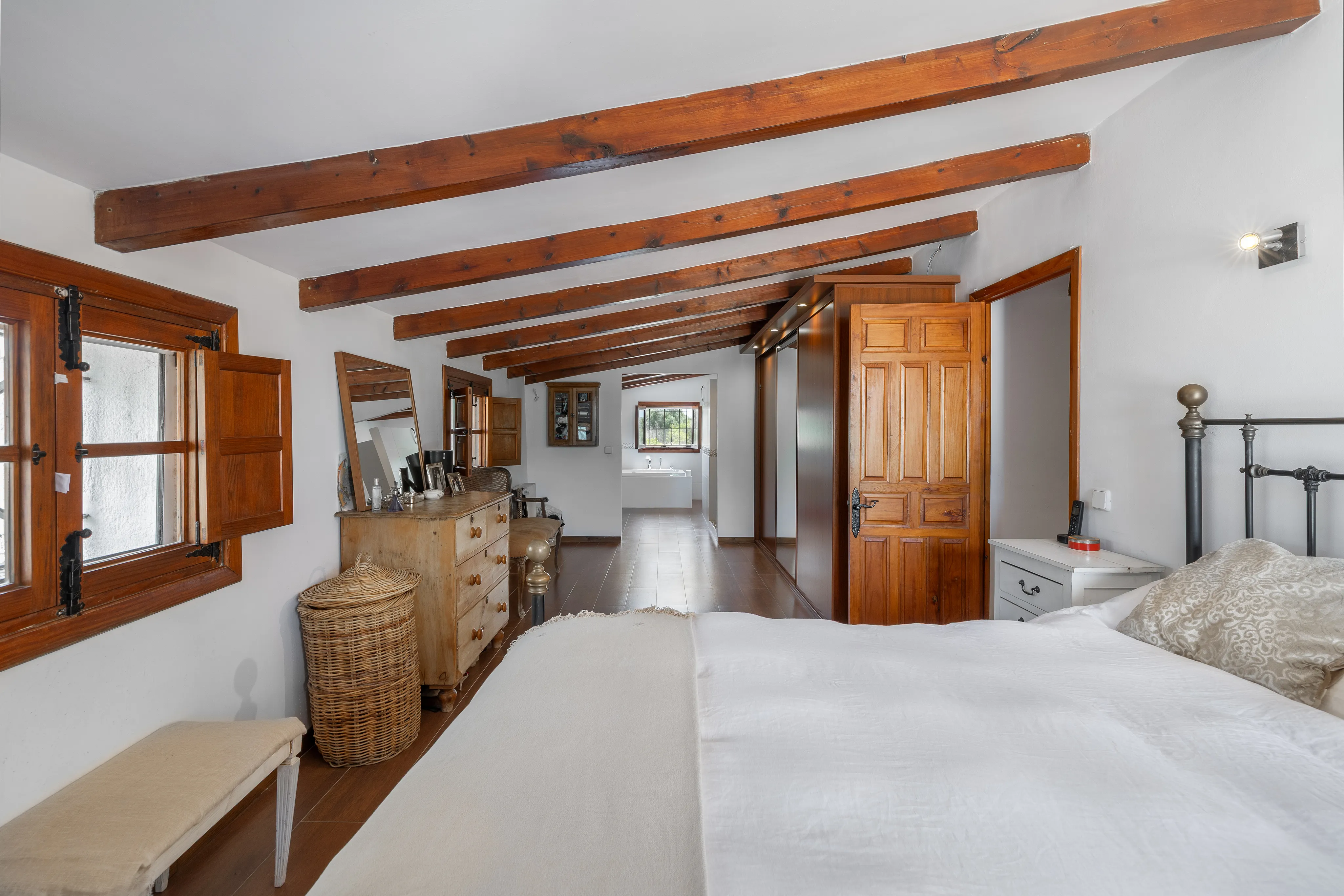 Finca de Estilo Mallorquín en Bunyola-16