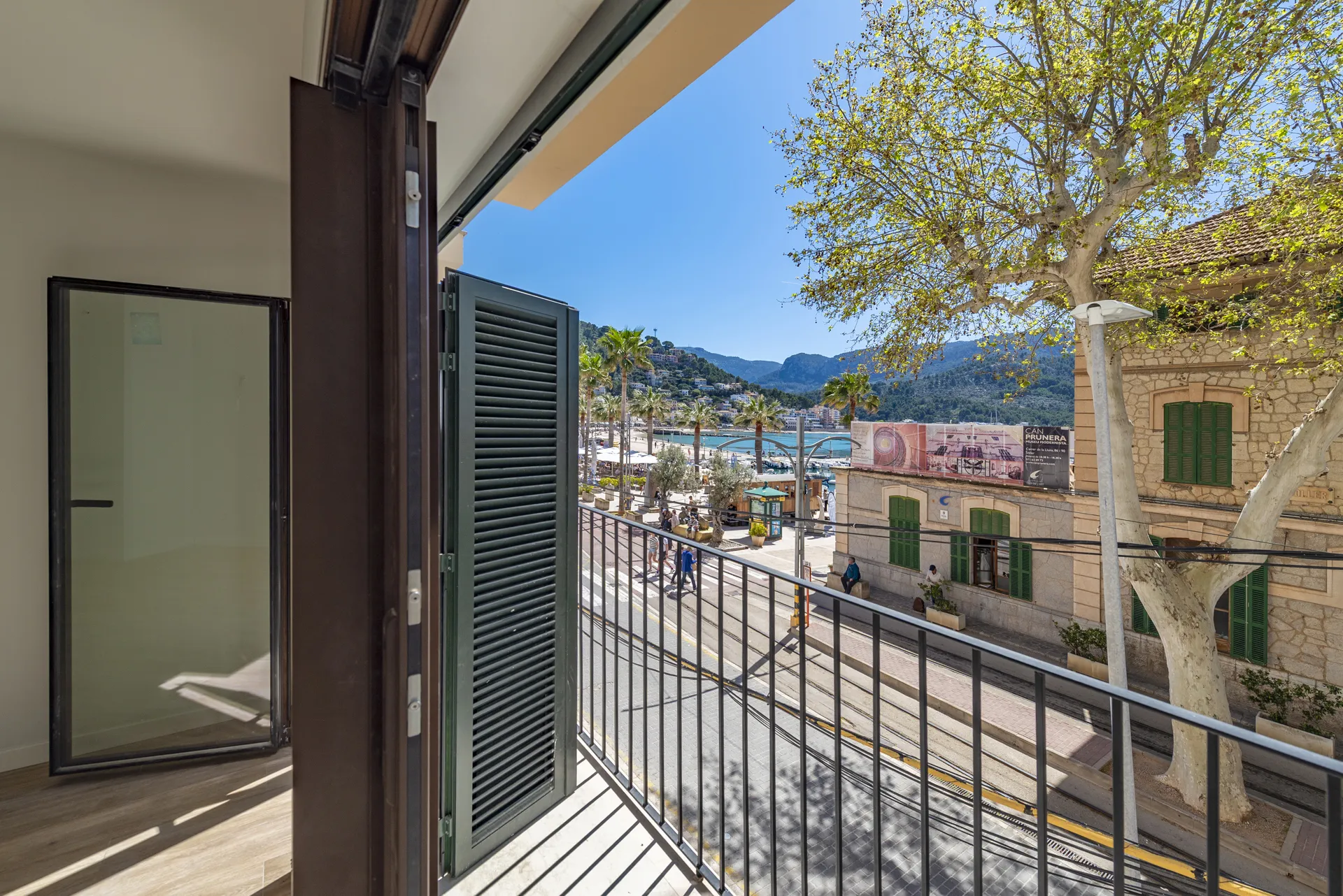 Exclusive newly built flat in top location in Port Sóller-4