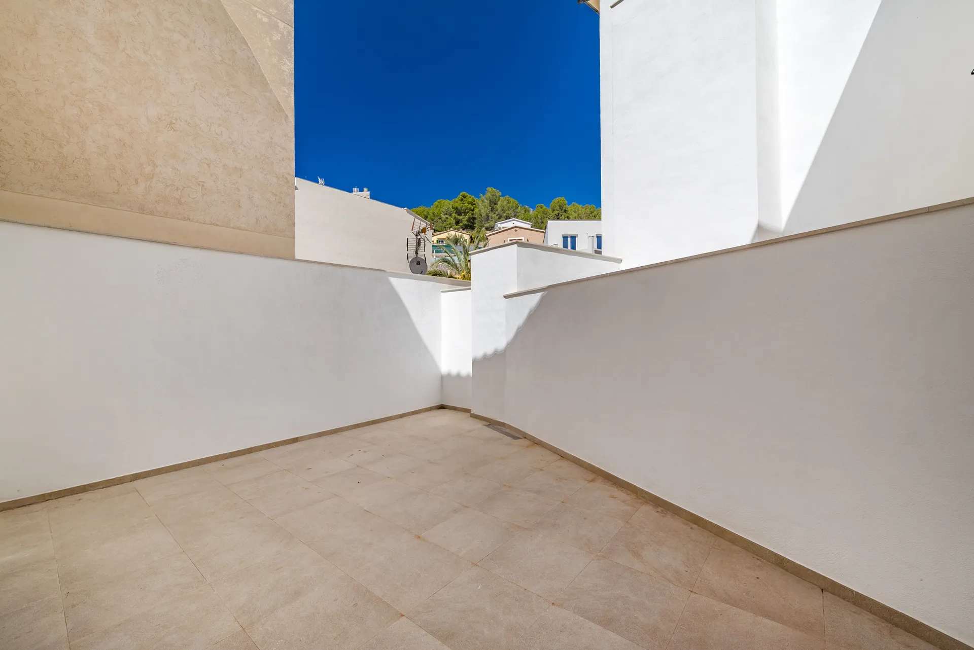 Exclusive newly built flat in top location in Port Sóller-12