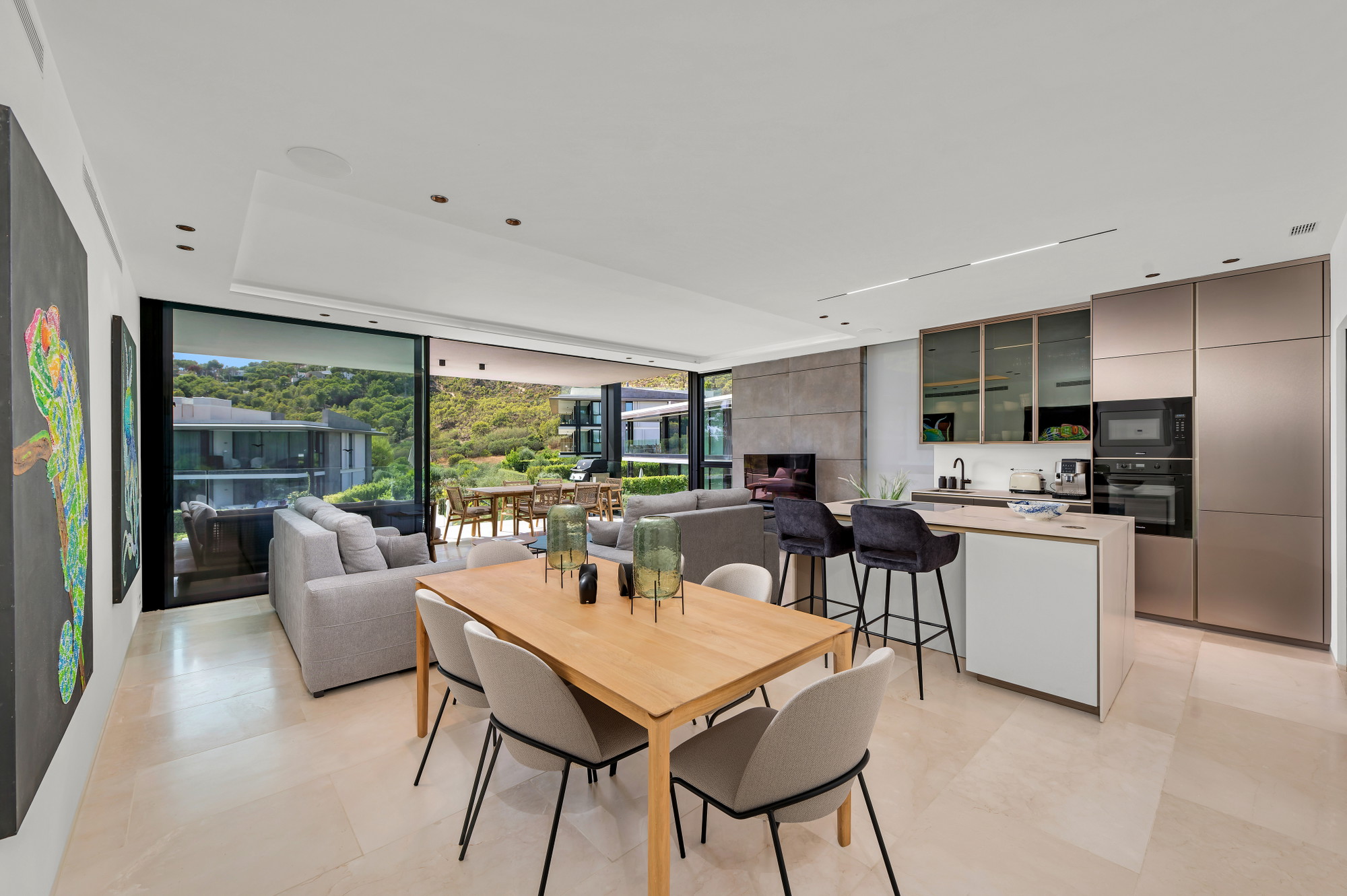 Exclusive family apartment – within walking distance of the beach-5
