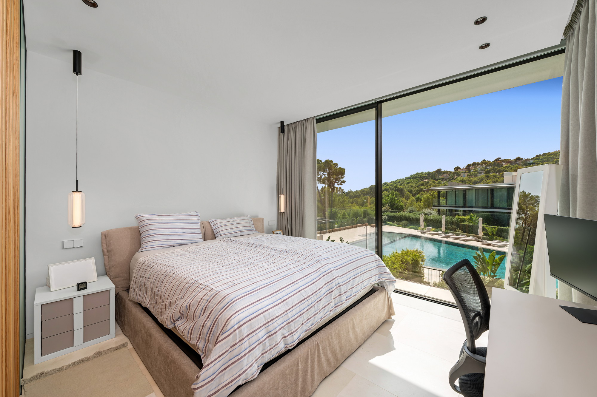 Exclusive family apartment – within walking distance of the beach-9
