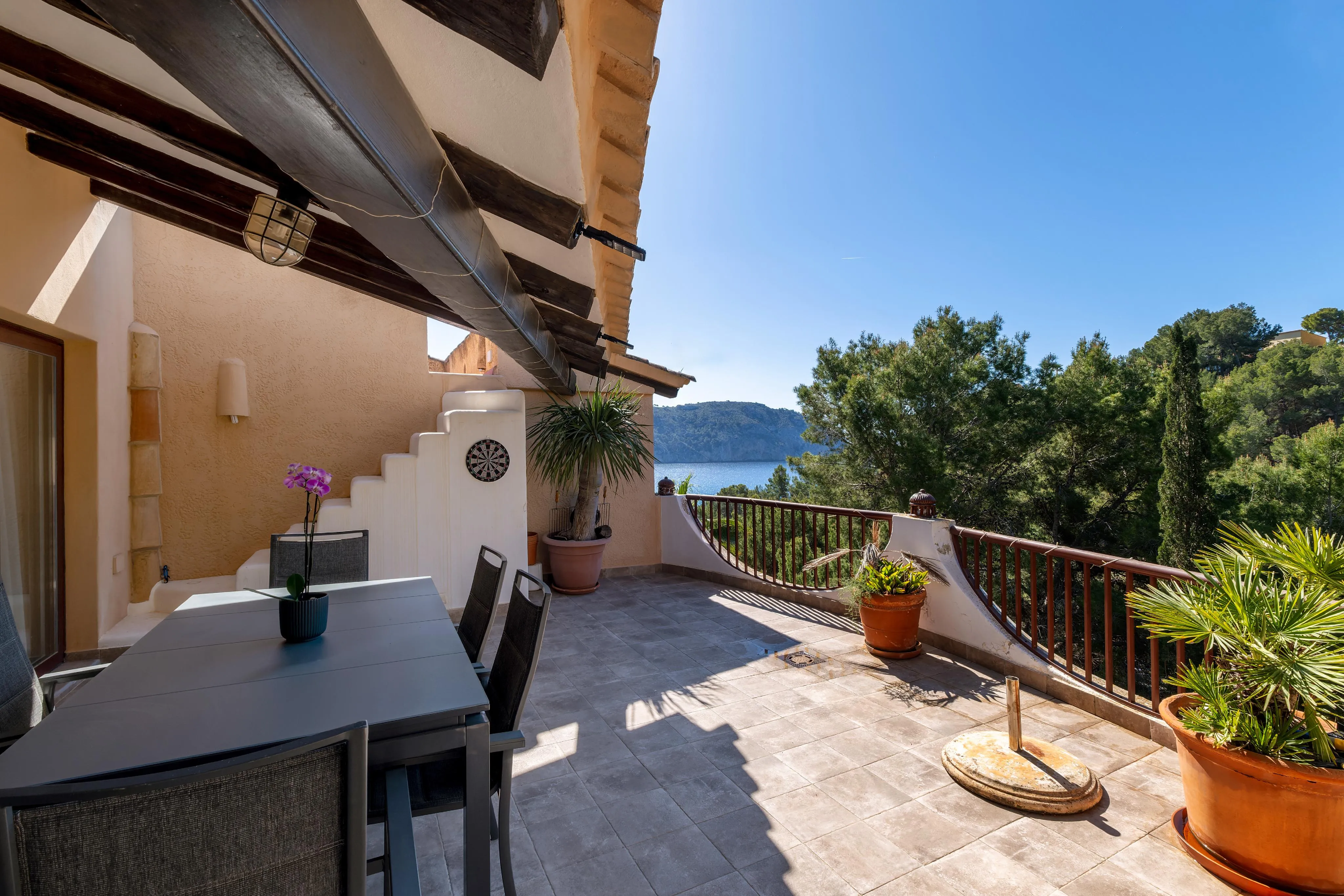 Mediterrane villa met potentieel op een toplocatie in Camp de Mar-14