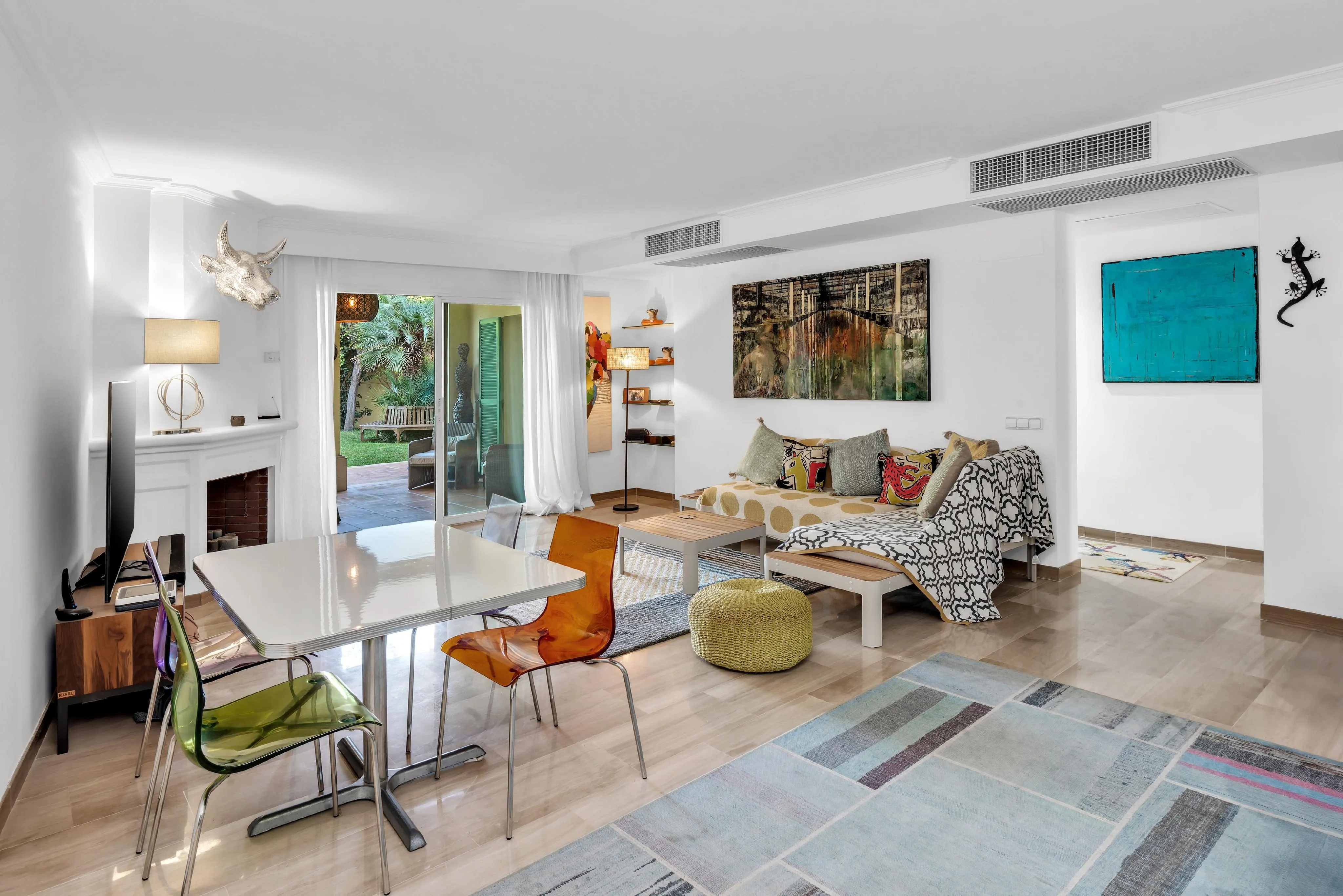 Preciosa planta baja con espacioso jardín-5