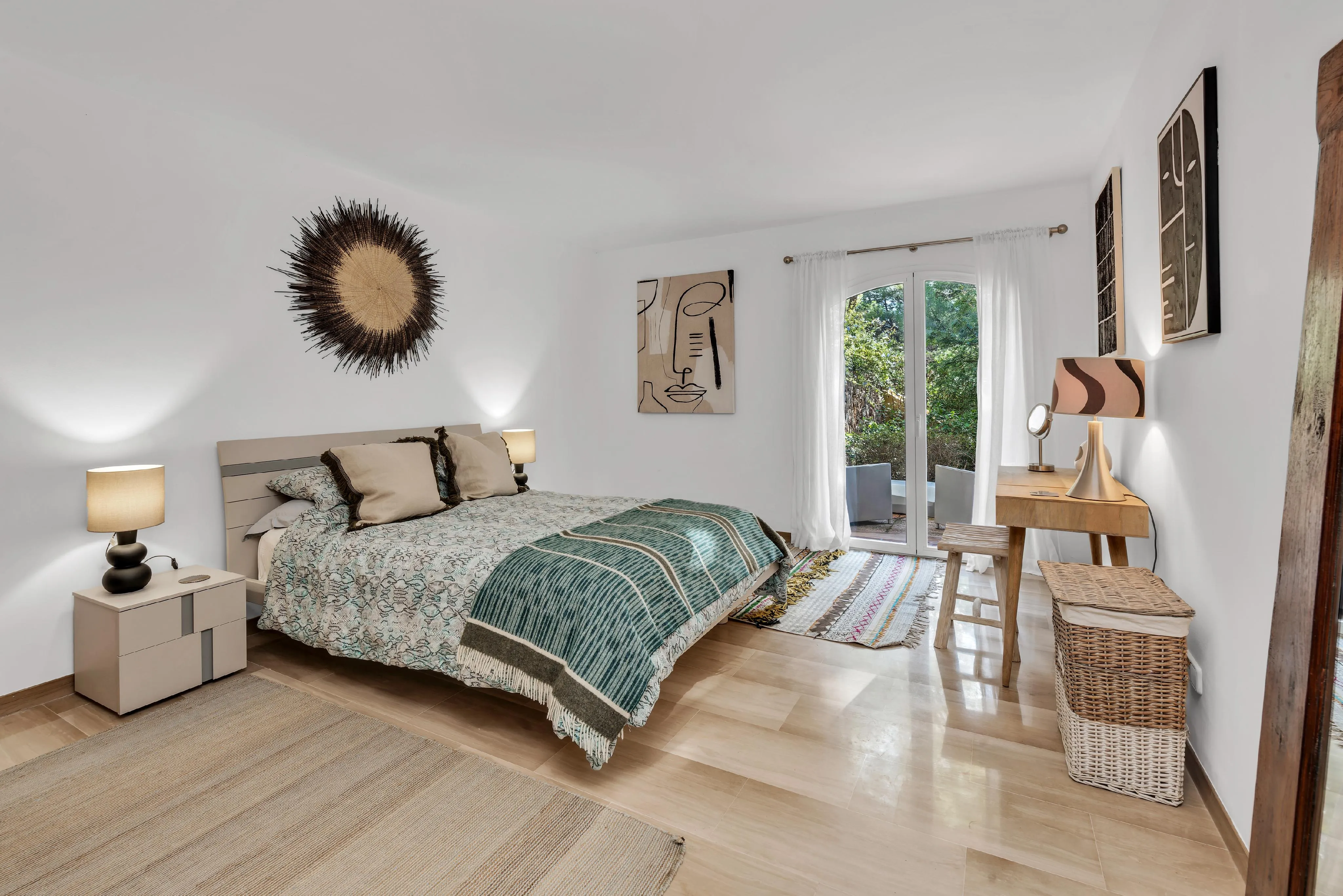 Preciosa planta baja con espacioso jardín-10