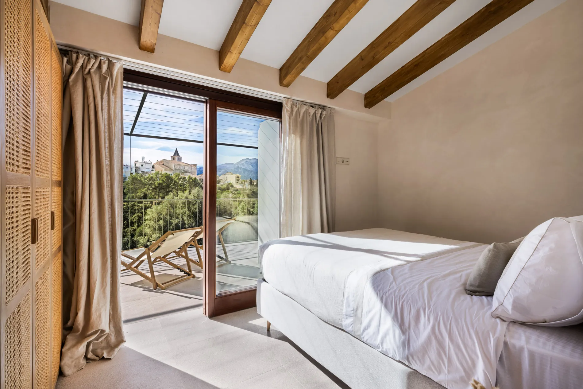 Exclusive newly finished townhouse with views of the Serra de Tramuntana, Campanet-12