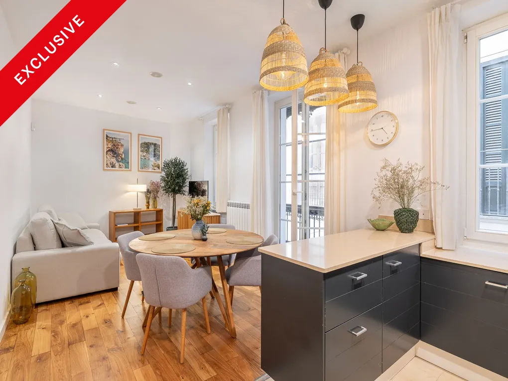 Korttidsleje fra 25. november til 26. maj: Lys og hyggelig lejlighed med elevator og altaner i nærheden af Cort-1