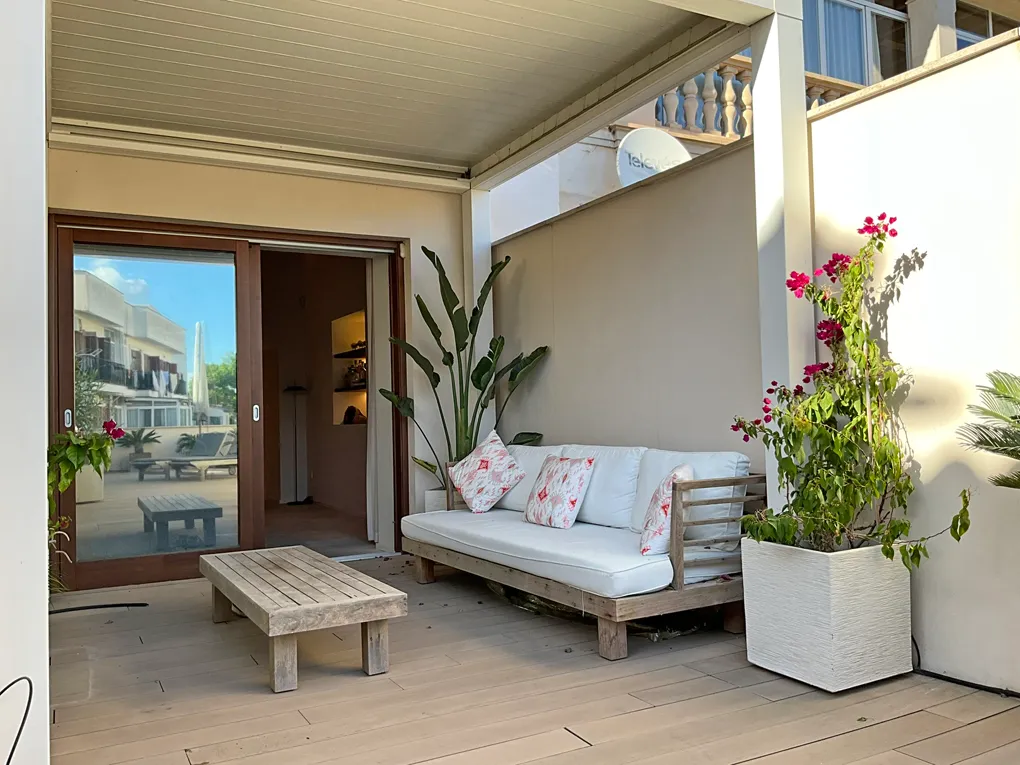 Lejlighed af høj kvalitet med stor terrasse-12