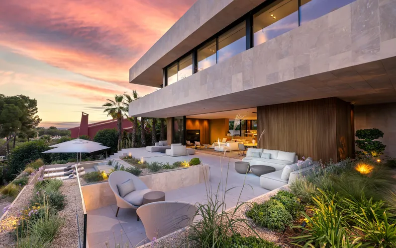 Современная вилла класса люкс - новостройка 2025 года с исключительным качеством строительства