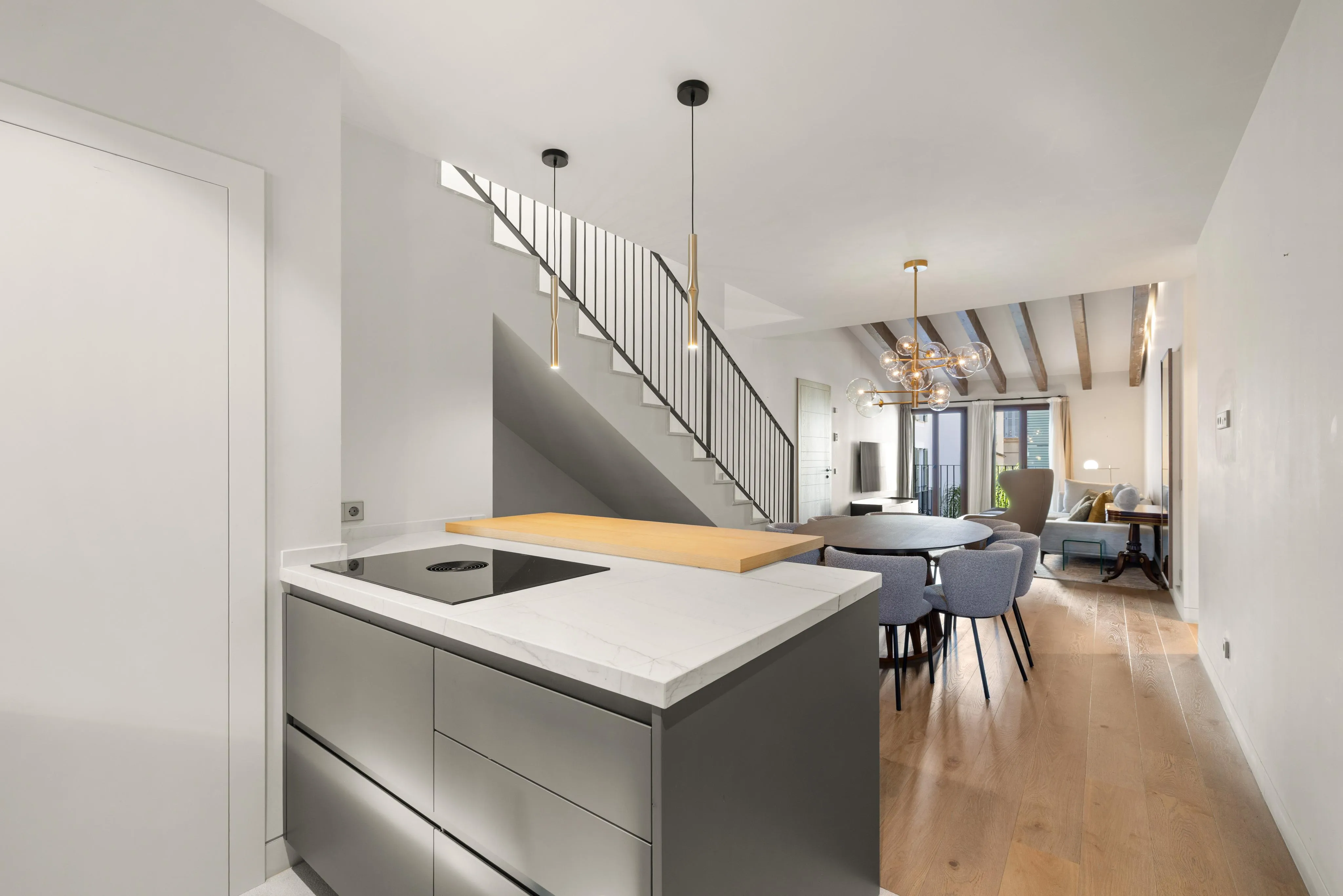 Apartament dúplex d'alt estanding en palau històric amb ascensor i terrassa a Sant Jaume-5