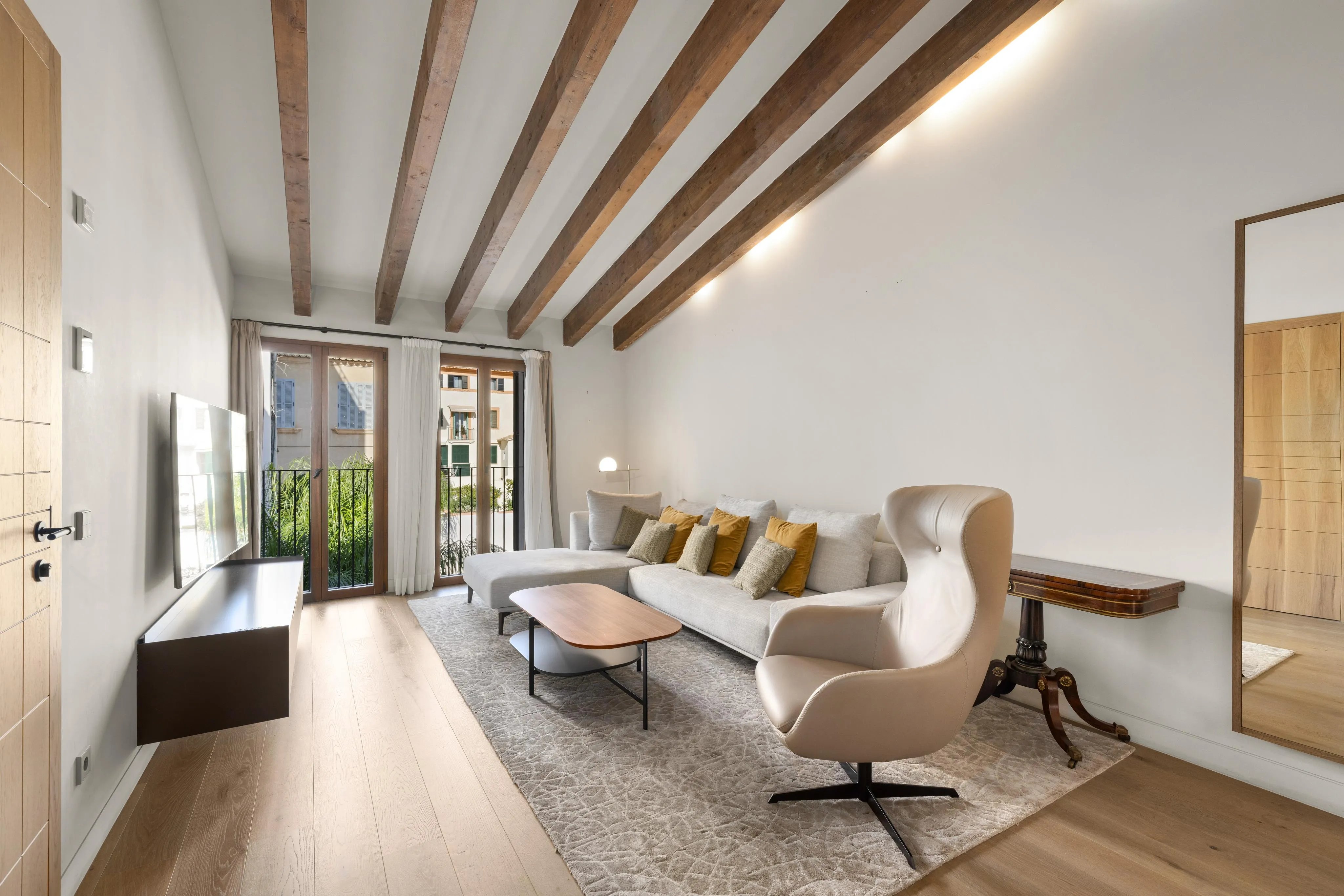 Apartament dúplex d'alt estanding en palau històric amb ascensor i terrassa a Sant Jaume-1