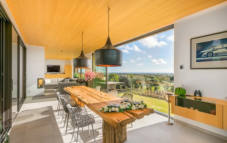 Nieruchomość z widokiem na morze i apartamentem dla gości