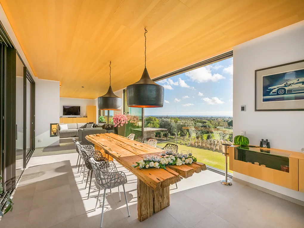 Property with sea view and guest apartment-3