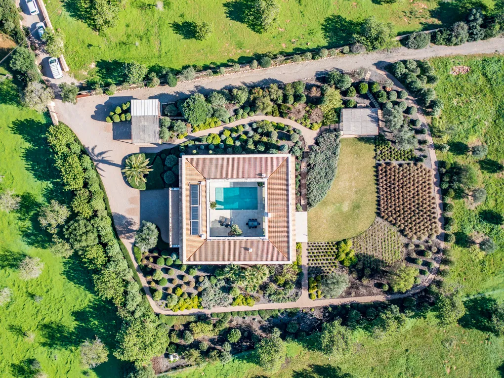 Property with sea view and guest apartment-23