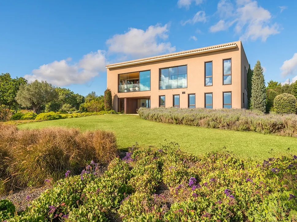 Ejendom med havudsigt og gæstelejlighed-2