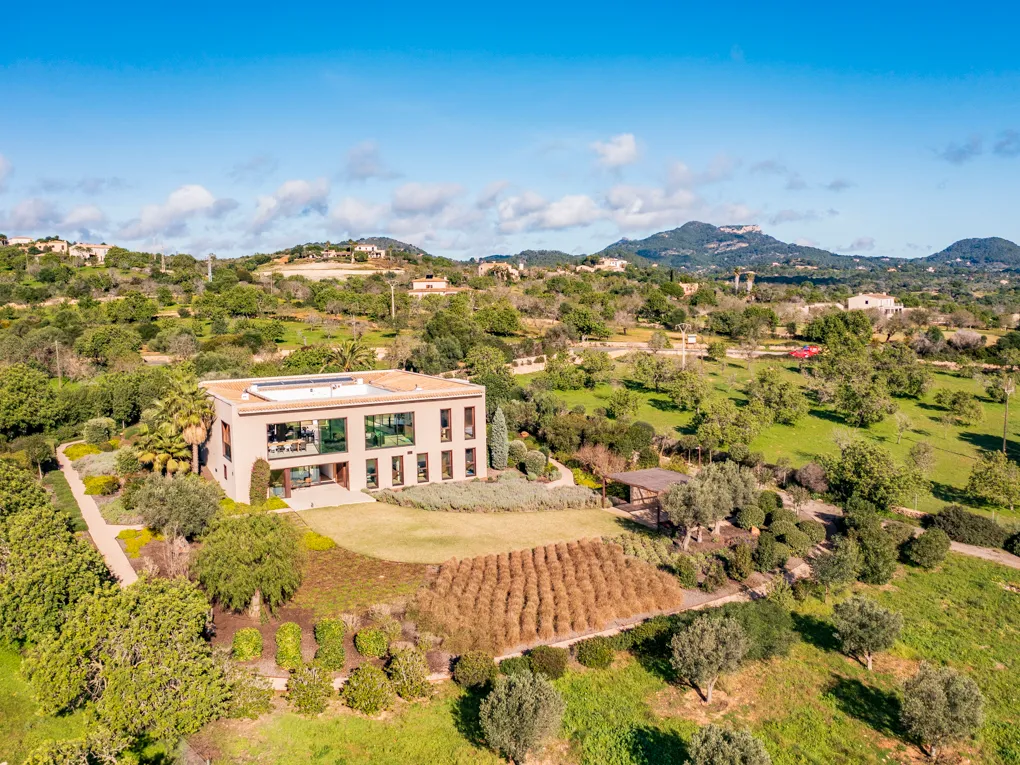 Property with sea view and guest apartment-1