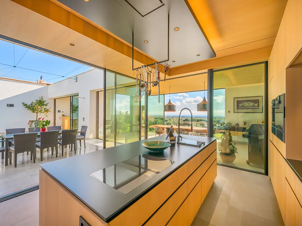 Anwesen mit Meerblick und Gästeapartment-5