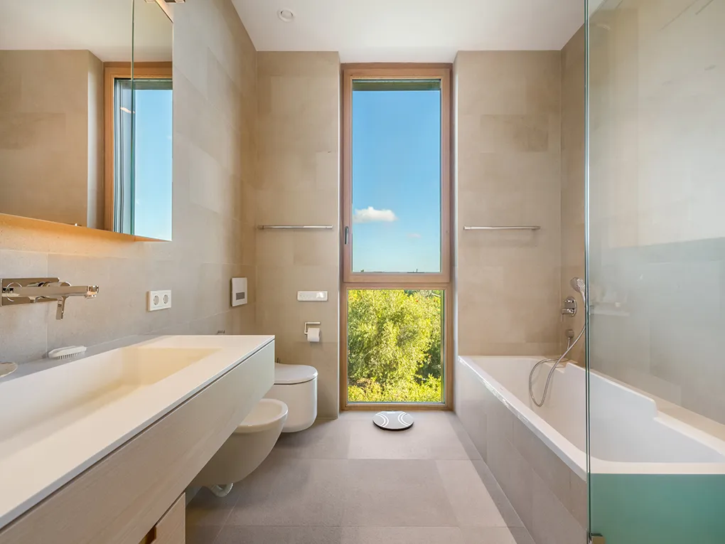 Ejendom med havudsigt og gæstelejlighed-16