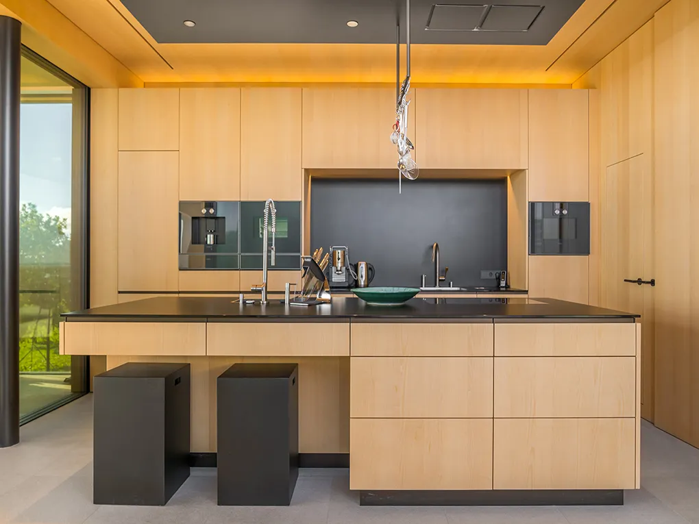 Anwesen mit Meerblick und Gästeapartment-8