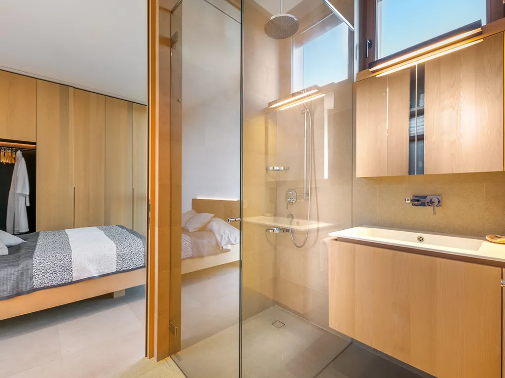 Property with sea view and guest apartment-13