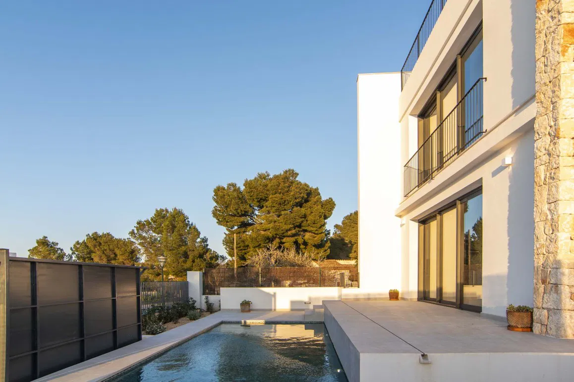 Vila moderna amb vistes al mar i una espectacular terrassa a la coberta a Colònia de Sant Pere-13