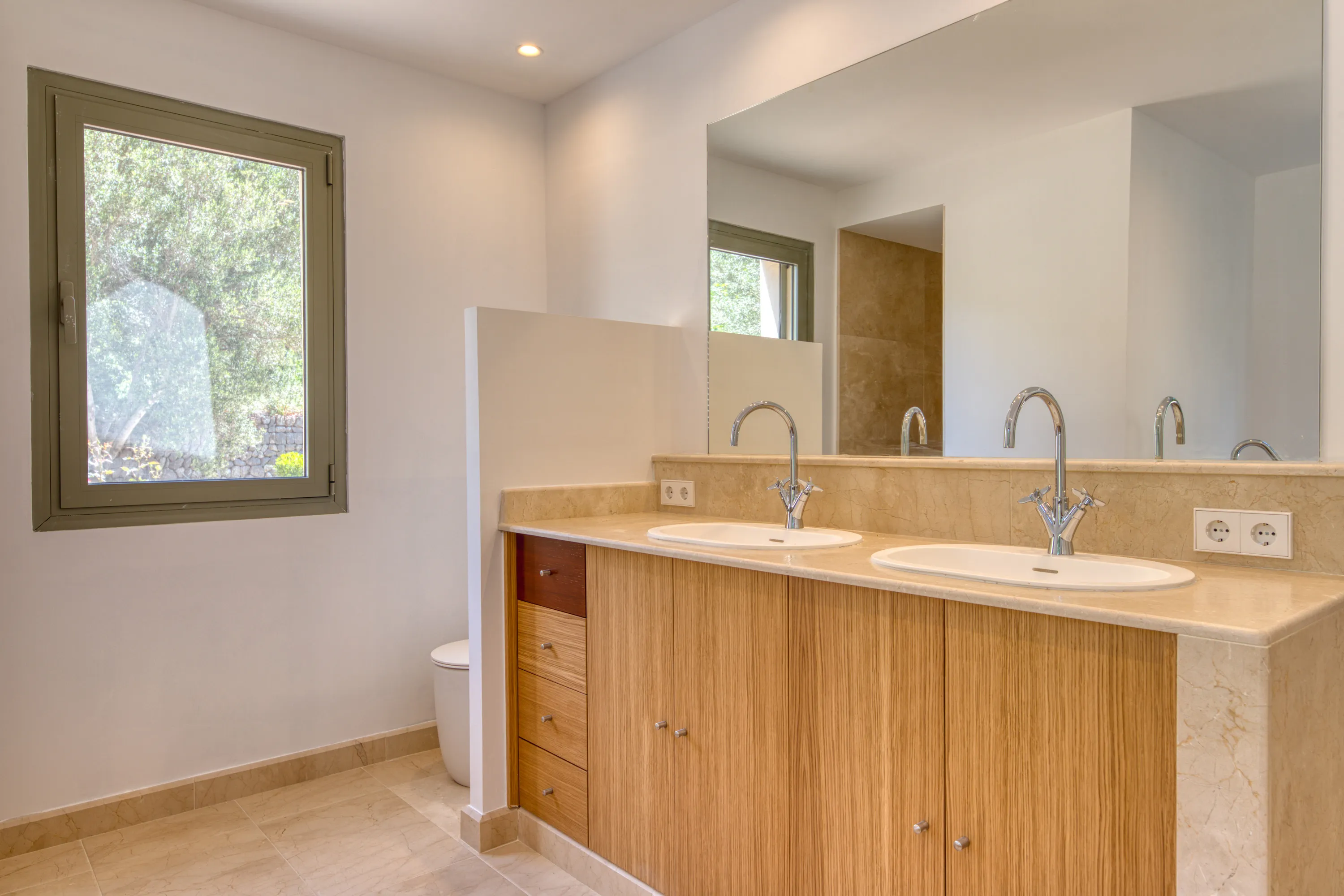 Idílica villa con piscina y vistas panorámicas-7