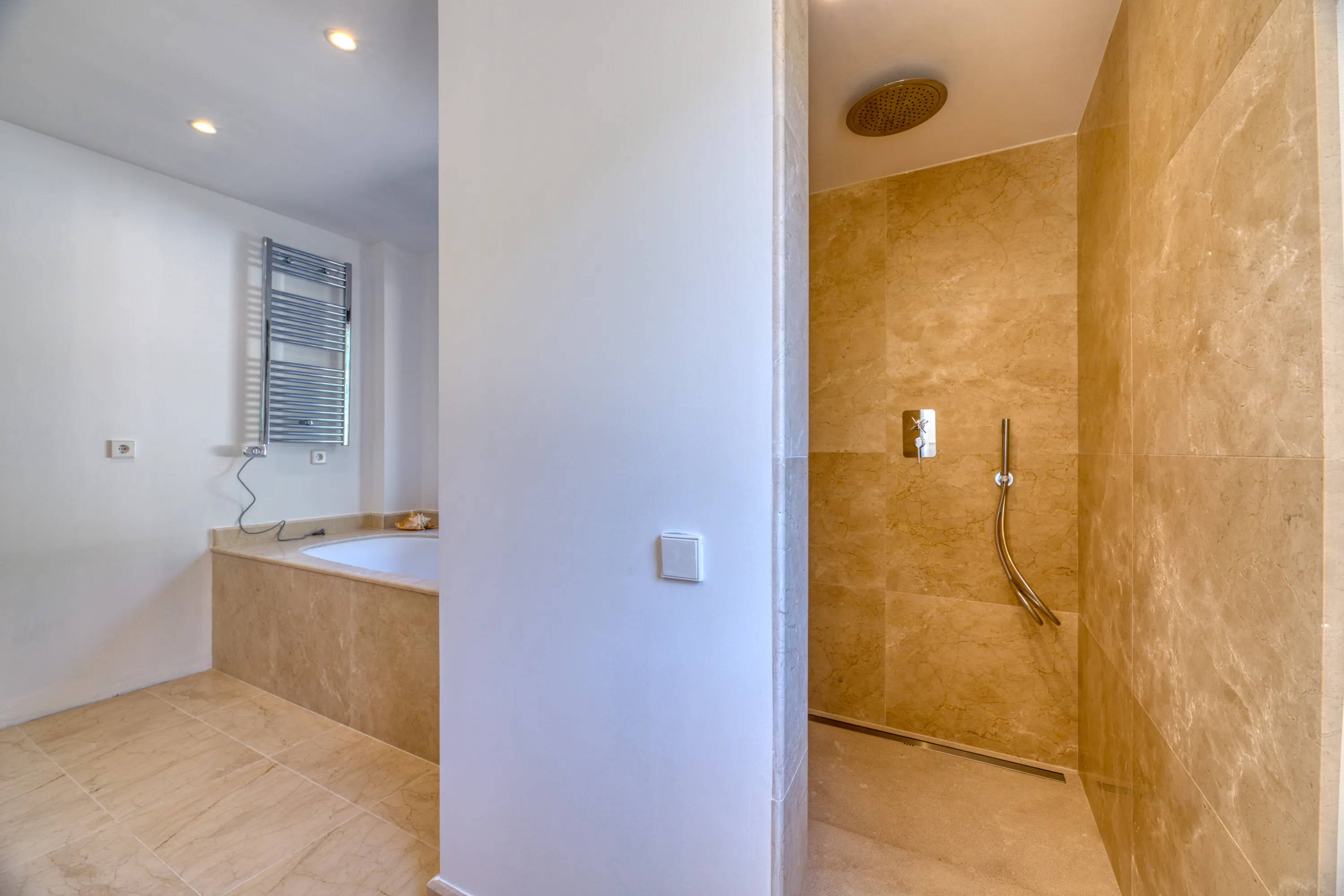 Idílica villa con piscina y vistas panorámicas-8